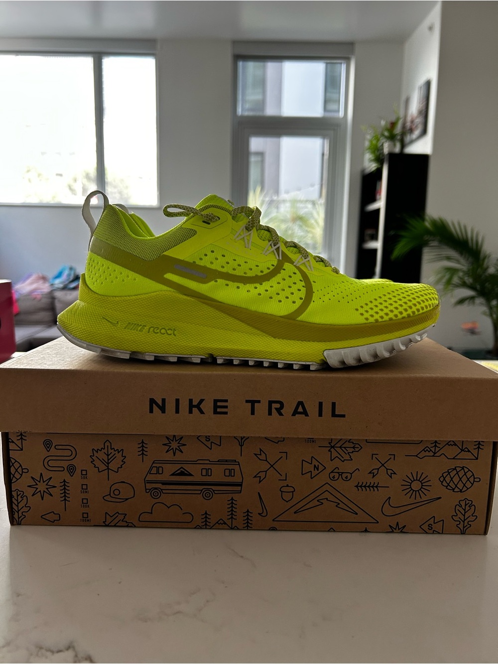 Nike Women’s/Men’s Neon Yellow Trail Running Sneakers